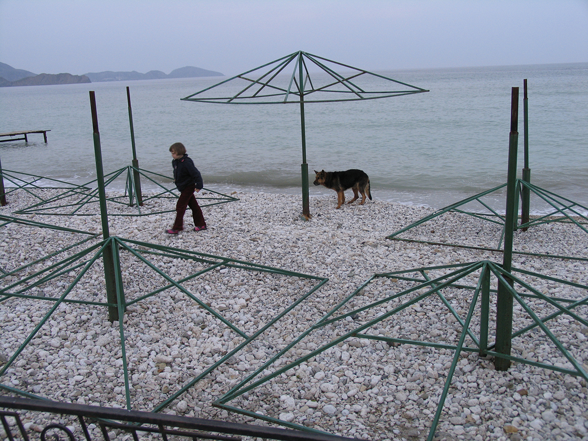 Крым.Коктебель.Дети у моря.Подготовка к сезону